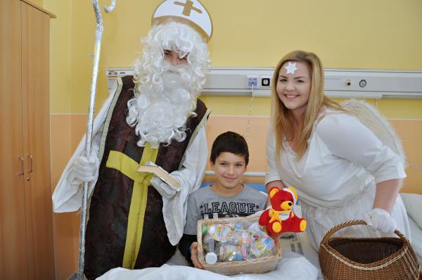 Mikulášské potěšení pro dětské pacienty v Uherskohradišťské nemocnici